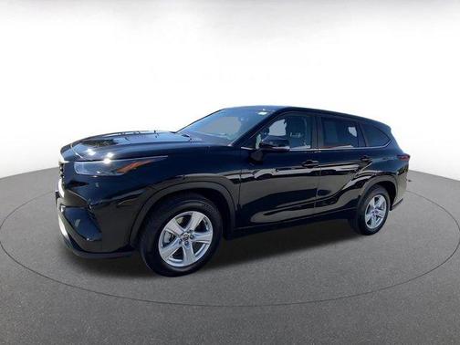 2025 Toyota Highlander LE