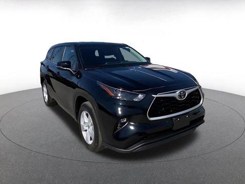 2025 Toyota Highlander LE