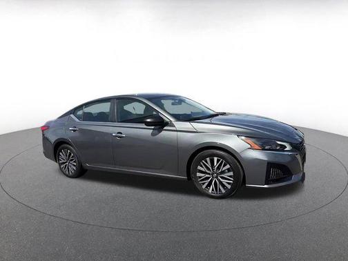 Gun Metallic 2025 Nissan Altima SV FWD