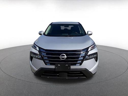 Brilliant Silver Metallic 2025 Nissan Rogue SV