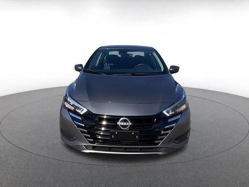 Gun Metallic 2025 Nissan Versa 1.6 SV