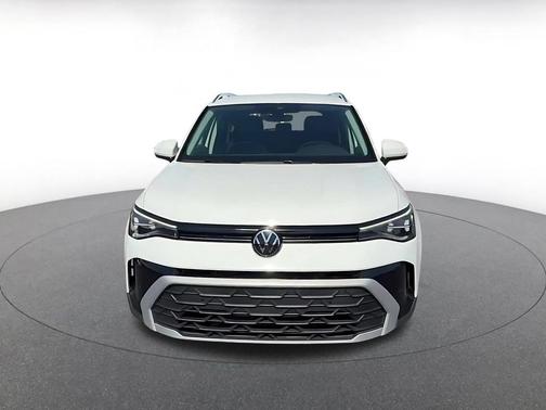 Pure White 2025 Volkswagen Taos 1.5T SE