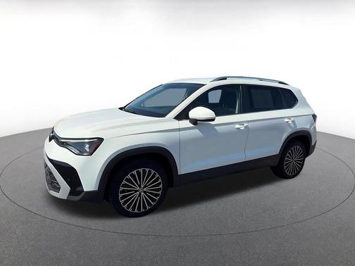 Pure White 2025 Volkswagen Taos 1.5T SE
