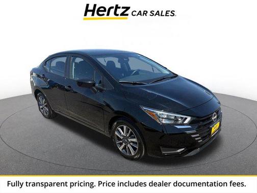 Super Black 2025 Nissan Versa 1.6 SV