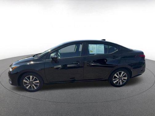 Super Black 2025 Nissan Versa 1.6 SV