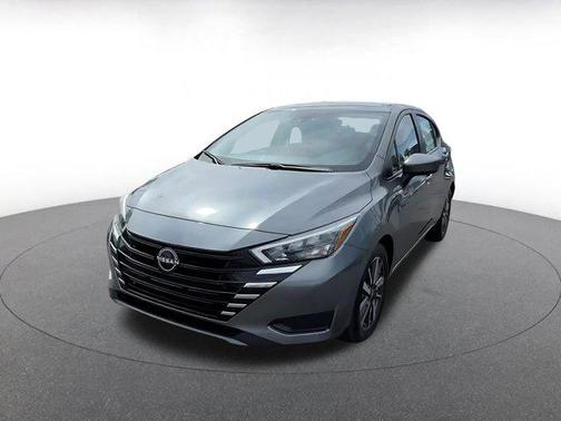 Gun Metallic 2025 Nissan Versa 1.6 SV