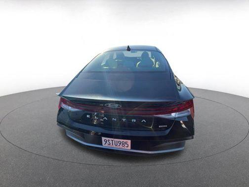 2025 Hyundai ELANTRA HEV Limited