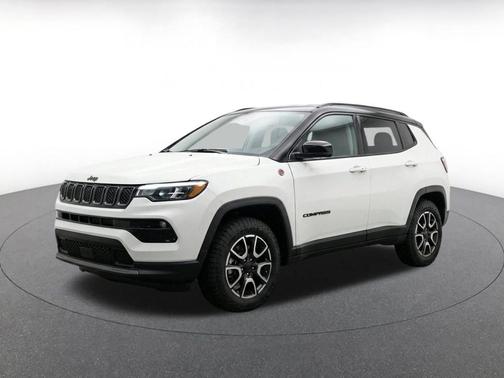 Bright White Clearcoat 2025 Jeep Compass Trailhawk