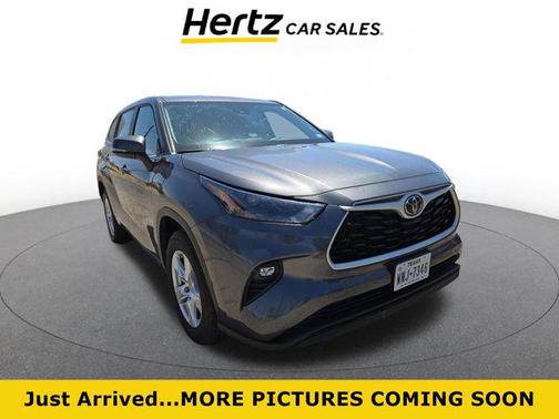 Magnetic Gray Metallic 2025 Toyota Highlander LE