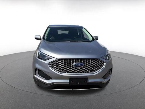 Iconic Silver Metallic 2023 Ford Edge SEL