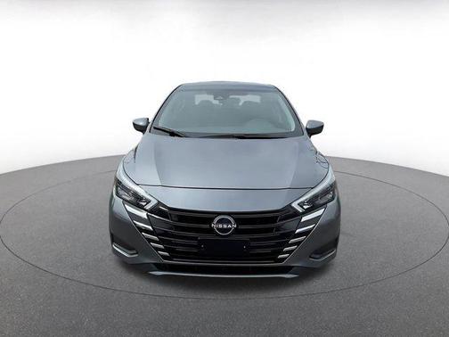 Gun Metallic 2025 Nissan Versa 1.6 SV