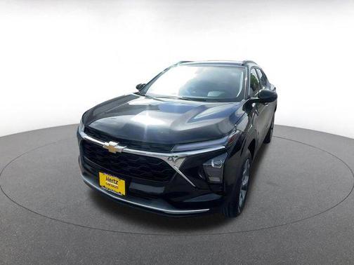 Mosaic Black Metallic 2025 Chevrolet Trax LT