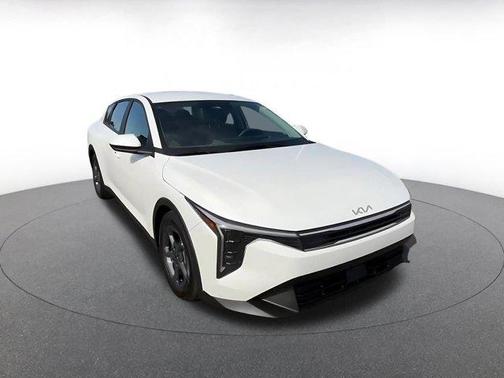 Snow White Pearl 2025 Kia K4 LXS