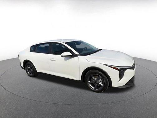 Snow White Pearl 2025 Kia K4 LXS