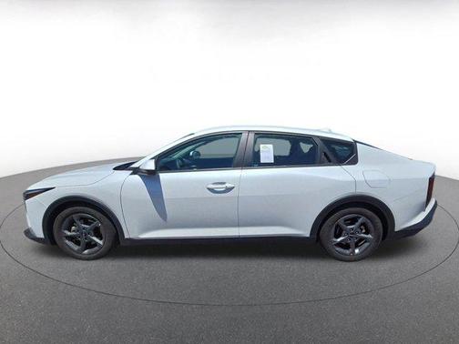 Snow White Pearl 2025 Kia K4 LXS