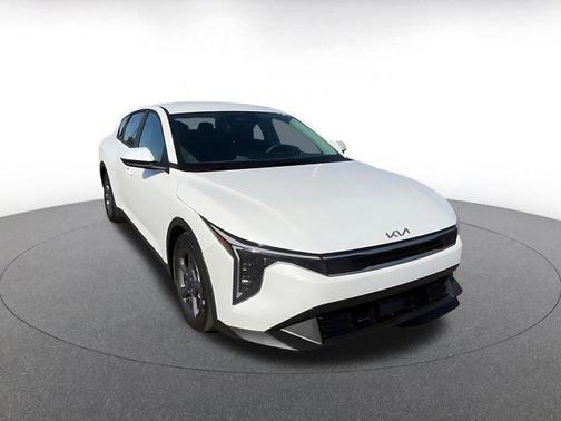 Snow White Pearl 2025 Kia K4 LXS