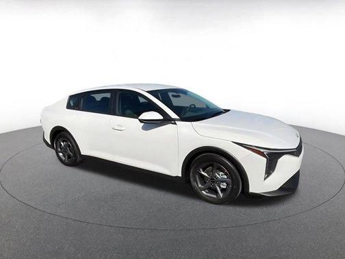 Snow White Pearl 2025 Kia K4 LXS