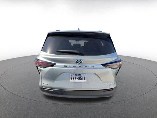 2025 Toyota Sienna XLE