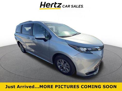 2025 Toyota Sienna XLE