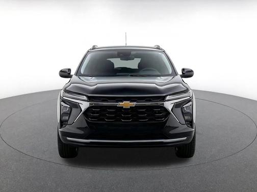 Mosaic Black Metallic 2025 Chevrolet Trax LT