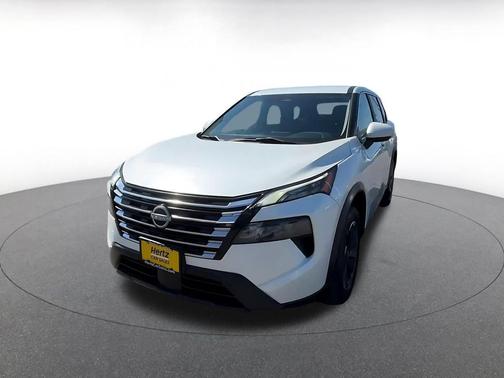 Everest White Pearl 2024 Nissan Rogue SV