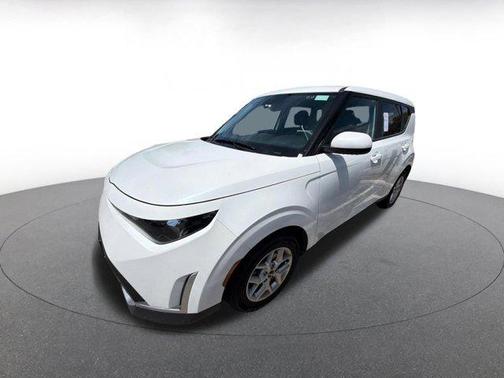 Snow White Pearl 2025 Kia Soul LX