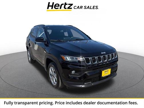 Diamond Black Crystal Pearlcoat 2025 Jeep Compass Latitude