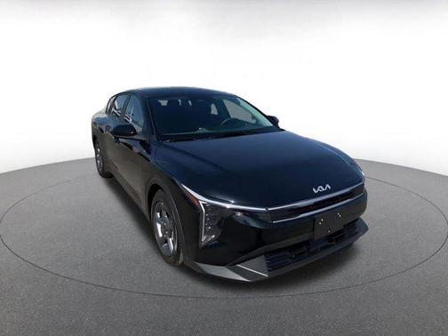 Aurora Black Pearl 2025 Kia K4 LXS