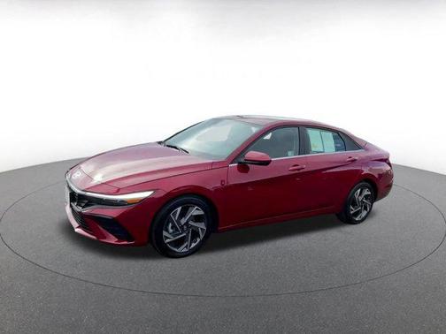 2025 Hyundai ELANTRA SEL