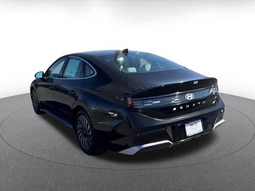 2025 Hyundai SONATA Hybrid SE