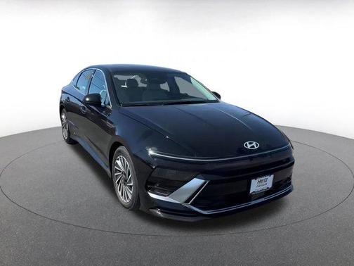 2025 Hyundai SONATA Hybrid SE