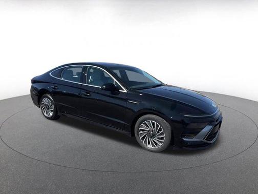 2025 Hyundai SONATA Hybrid SE