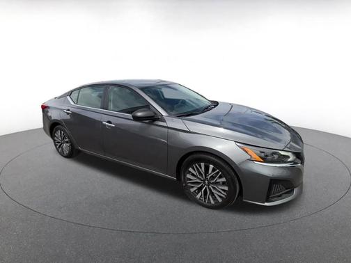 Gun Metallic 2025 Nissan Altima SV FWD