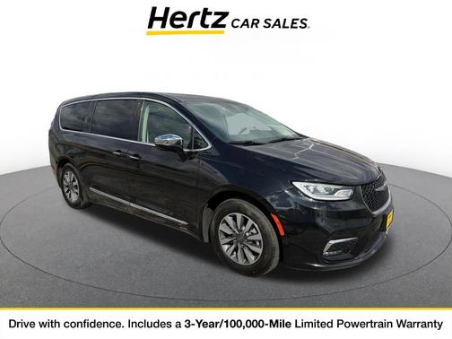 Brilliant Black Crystal Pearlcoat 2023 Chrysler Pacifica Hybrid Limited