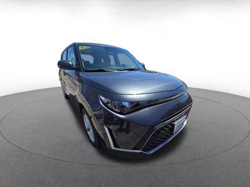Gravity Gray 2023 Kia Soul LX