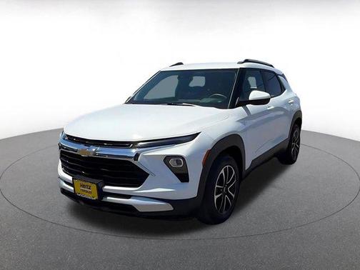 Summit White 2025 Chevrolet Trailblazer LT