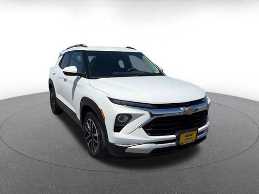 Summit White 2025 Chevrolet Trailblazer LT