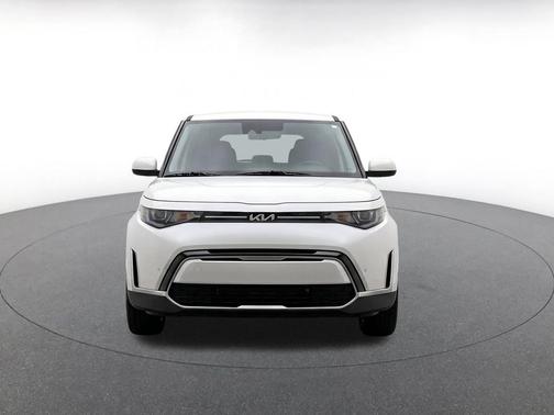 Snow White Pearl 2025 Kia Soul LX