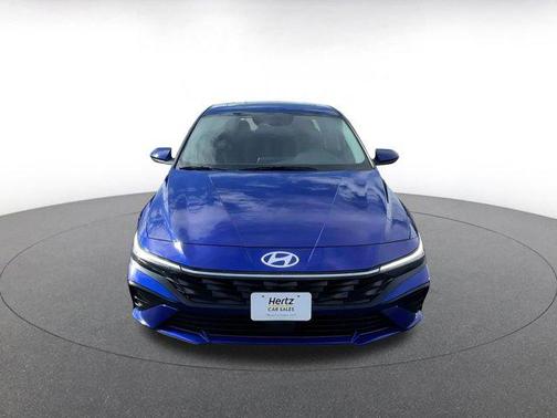 2025 Hyundai ELANTRA SEL