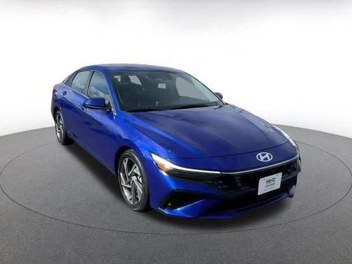 2025 Hyundai ELANTRA SEL