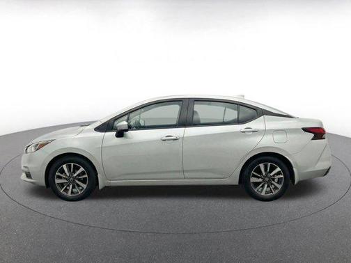 Brilliant Silver Metallic 2025 Nissan Versa 1.6 SV