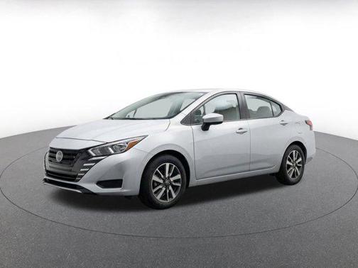 Brilliant Silver Metallic 2025 Nissan Versa 1.6 SV