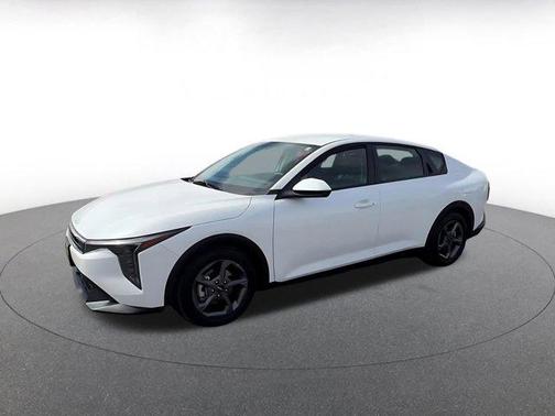 Snow White Pearl 2025 Kia K4 LXS