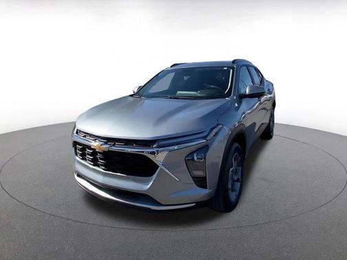 Sterling Gray Metallic 2025 Chevrolet Trax LT