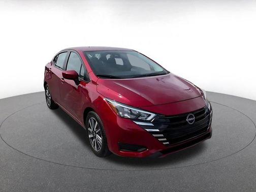 Scarlet Ember Tintcoat 2025 Nissan Versa 1.6 SV