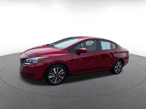 Scarlet Ember Tintcoat 2025 Nissan Versa 1.6 SV