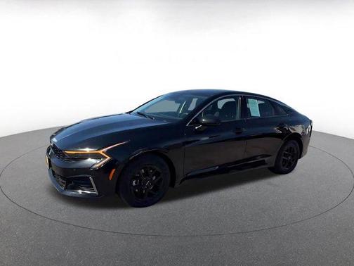 Aurora Black Pearl 2025 Kia K5 LXS
