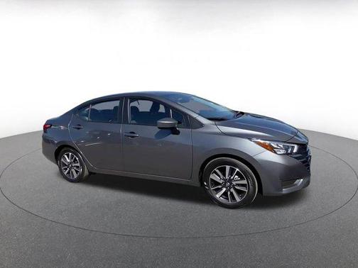 Gun Metallic 2025 Nissan Versa 1.6 SV