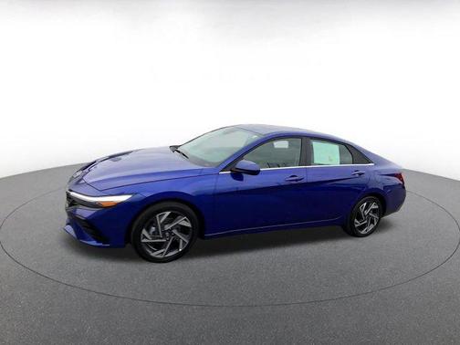 2025 Hyundai ELANTRA SEL