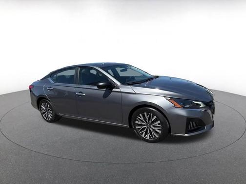 Gun Metallic 2025 Nissan Altima SV FWD